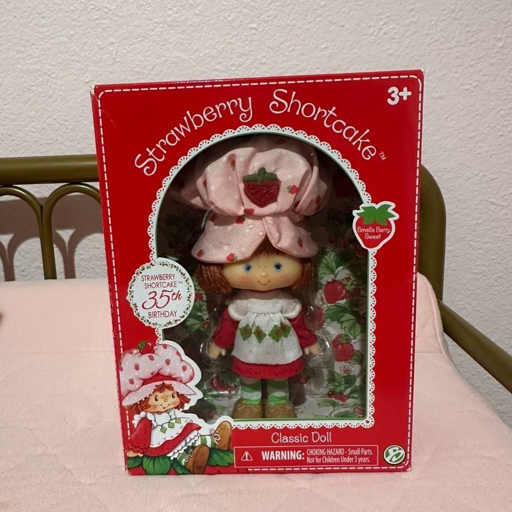 Strawberry Shortcake 35th birthday doll